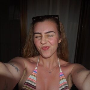 Meet your Posher, Claira